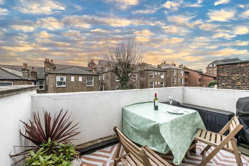 Property photo 3 of 22 4295127