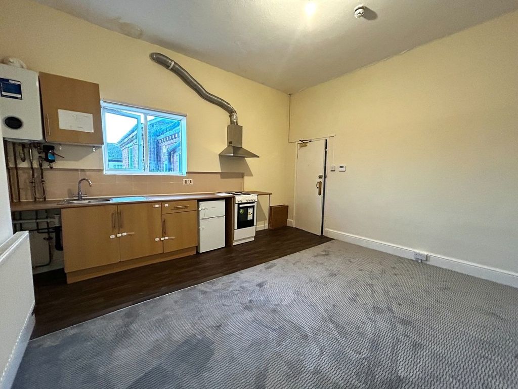 Property photo 1 of 3
