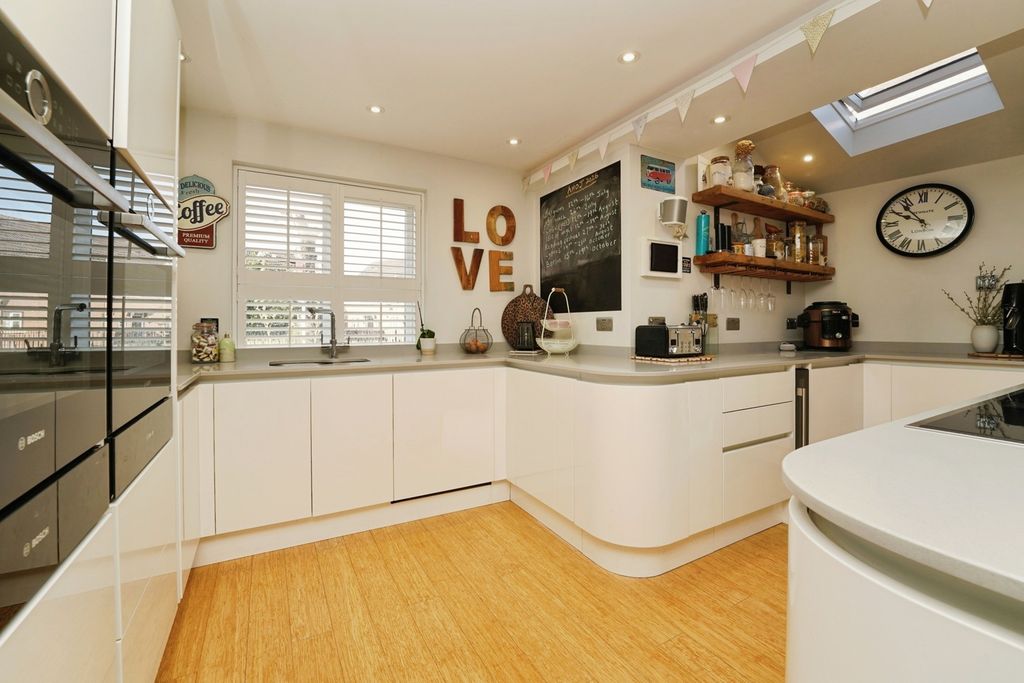 Property photo 2 of 22 Pbox-Img.Jpg
