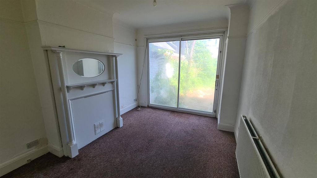 Property photo 3 of 15 Rear Recep