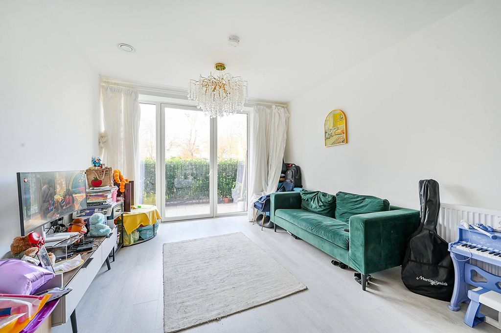 Property photo 1 of 12