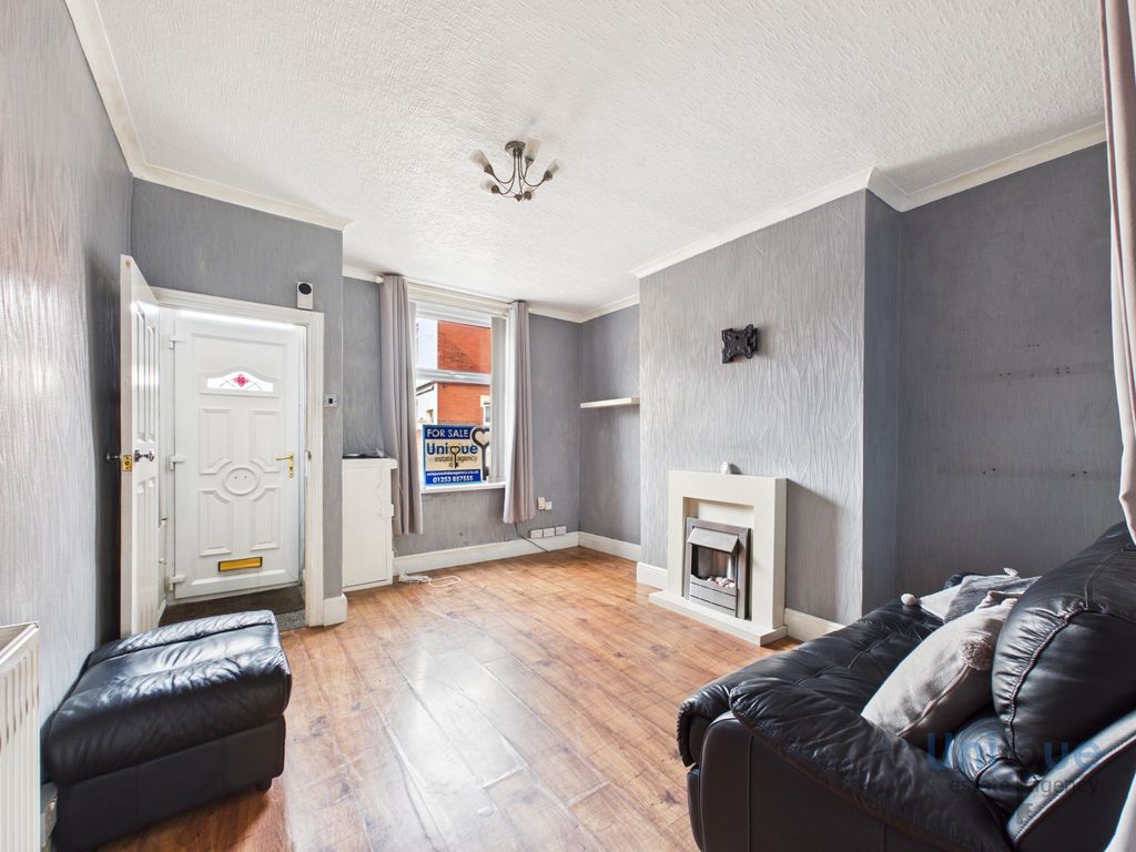 Property photo 2 of 25