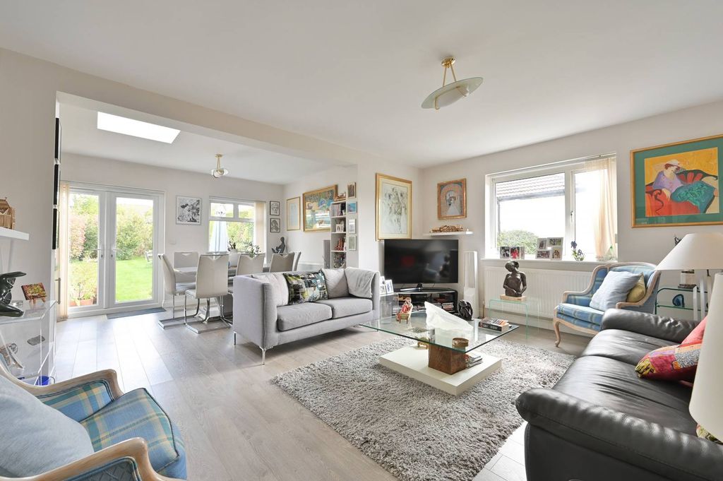 Property photo 1 of 25