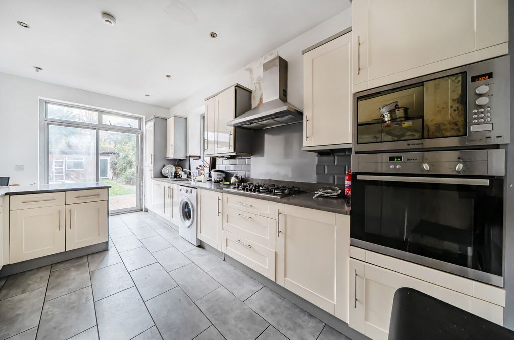 Property photo 2 of 13 1373163-13-6909F9...