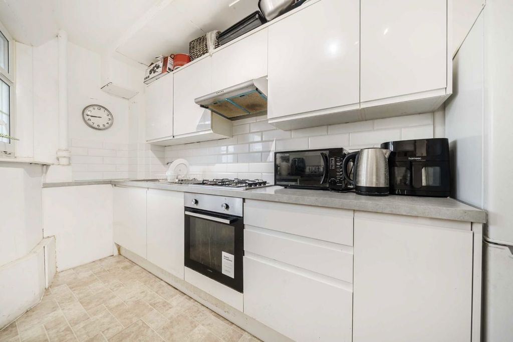 Property photo 3 of 5