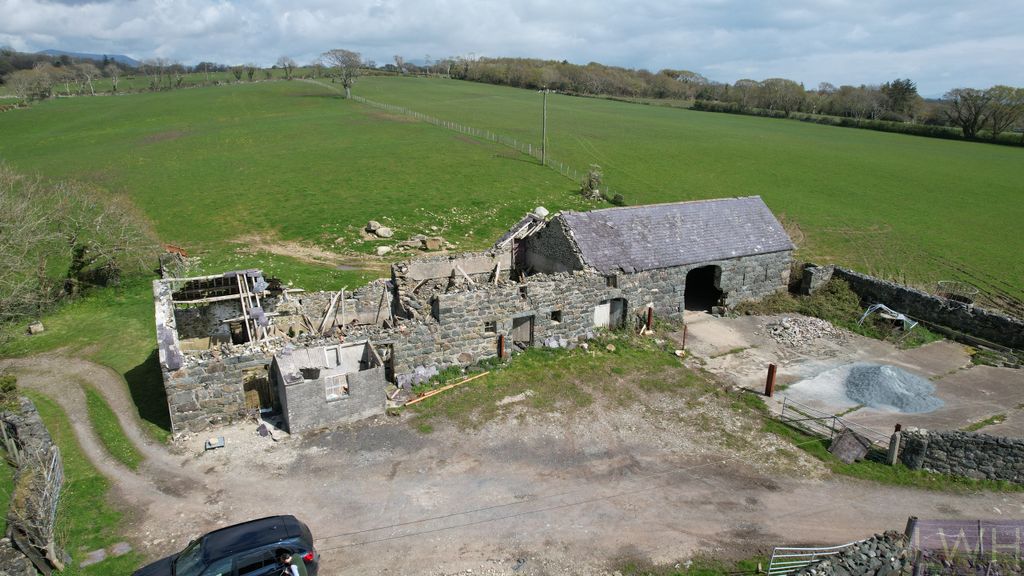 Property photo 1 of 12 5