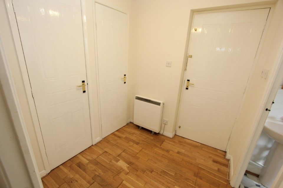 Property photo 3 of 9 Hall