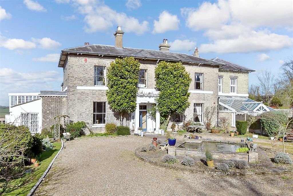 Property photo 2 of 16 External (Web)