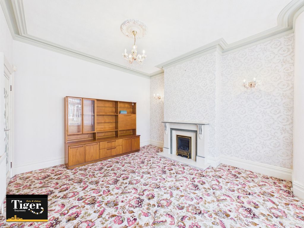 Property photo 3 of 15 Cam03440G0-Pr0619-Still002