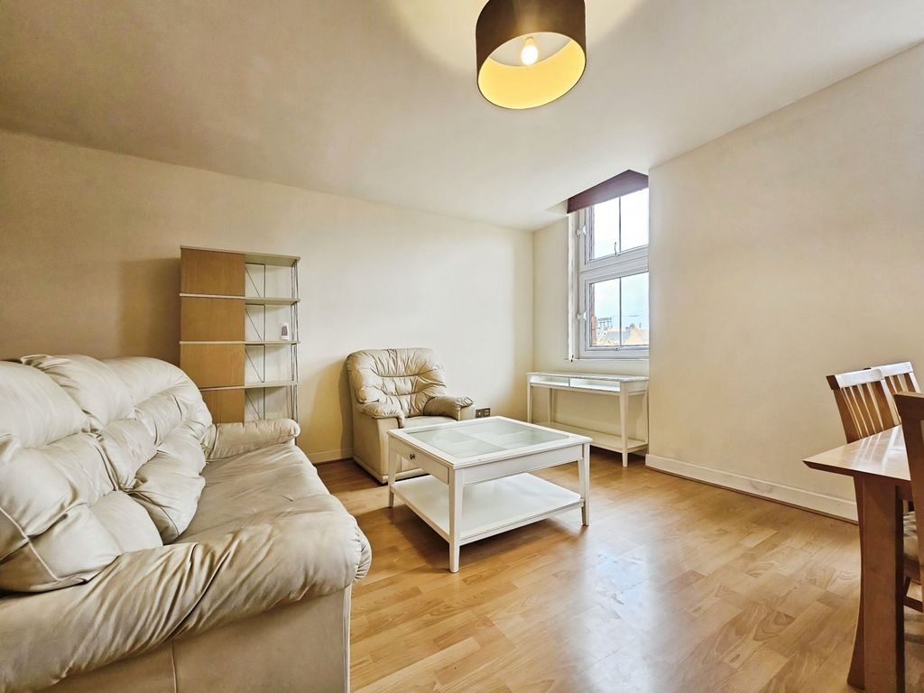 Property photo 3 of 7