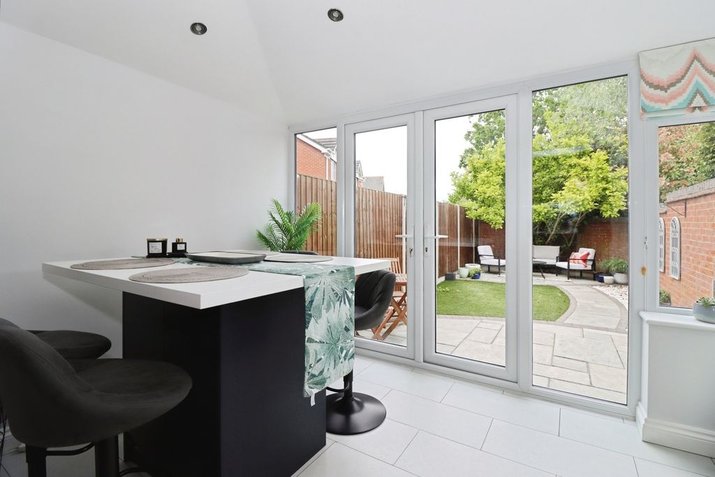 Property photo 3 of 20 Pbox-Img.Jpg
