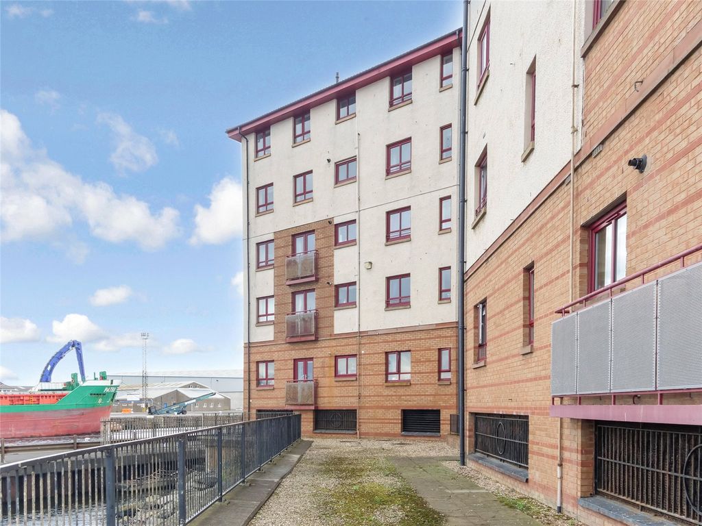 Property photo 1 of 16 Picture No. 21