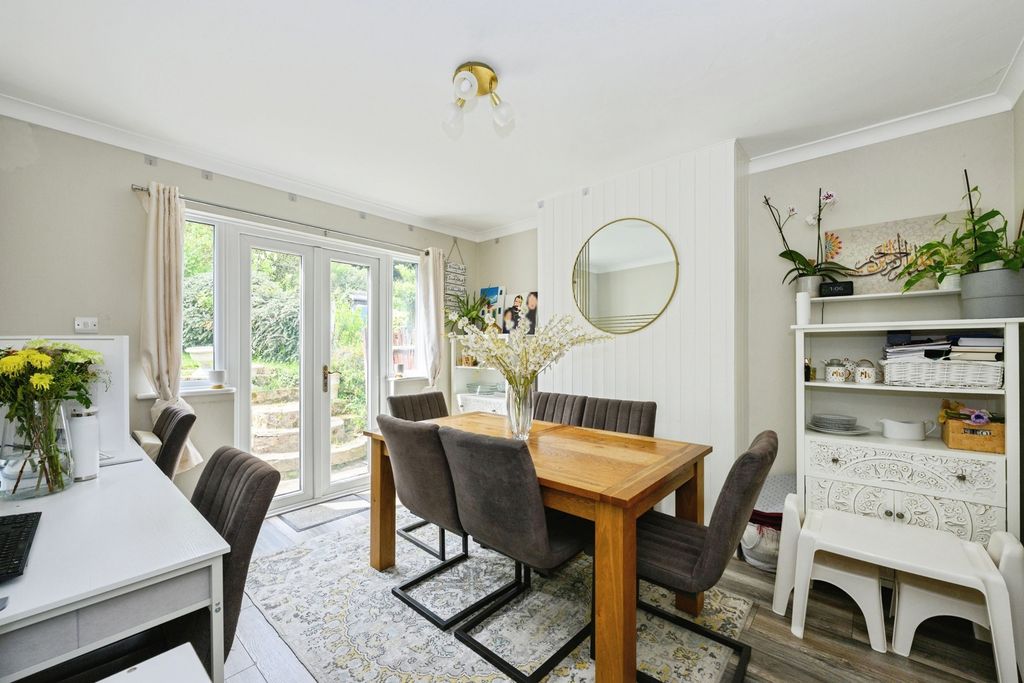 Property photo 3 of 16 Pbox-Img.Jpg