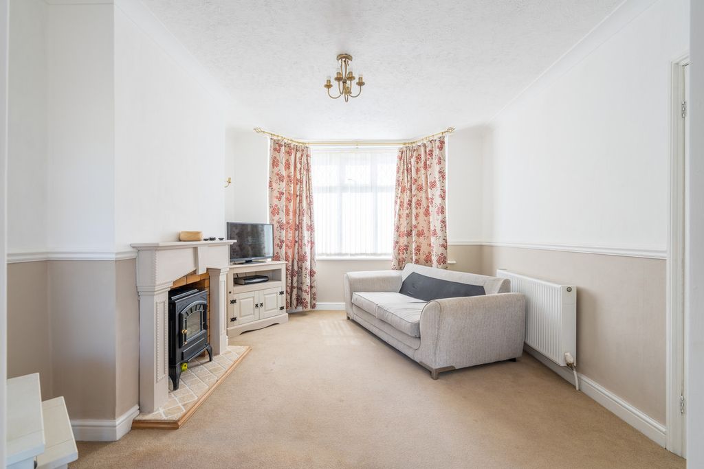 Property photo 2 of 14