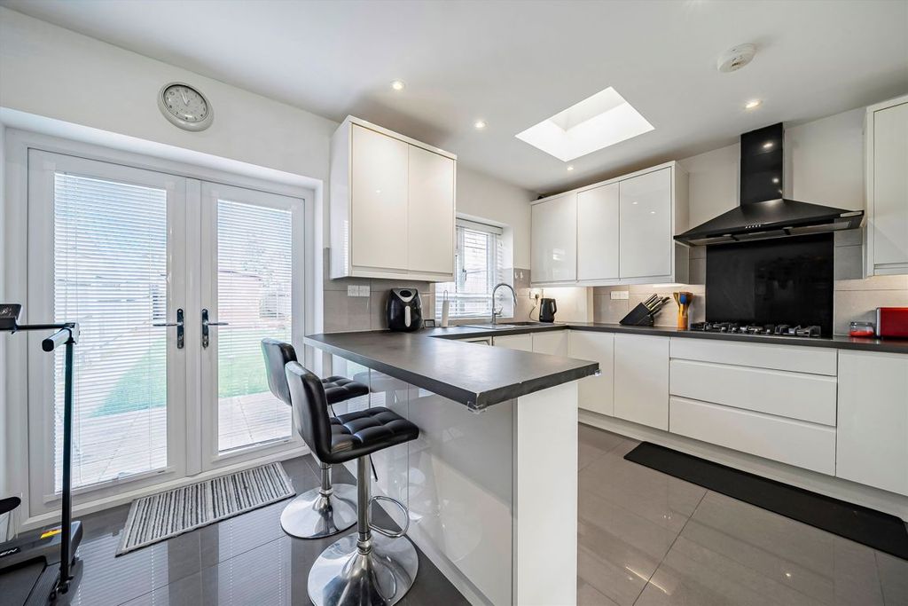 Property photo 3 of 7