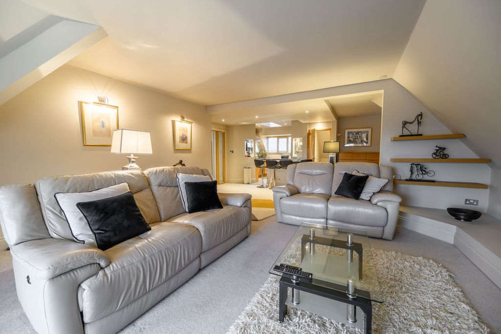 Property photo 3 of 17 Dsc_5127-Hdr