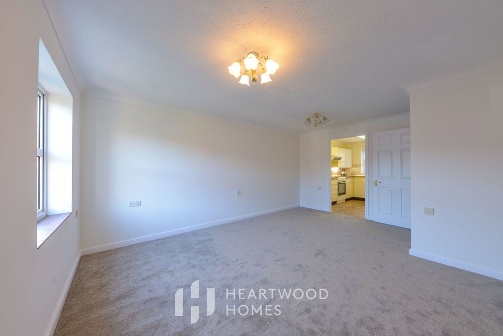 Property photo 2 of 14