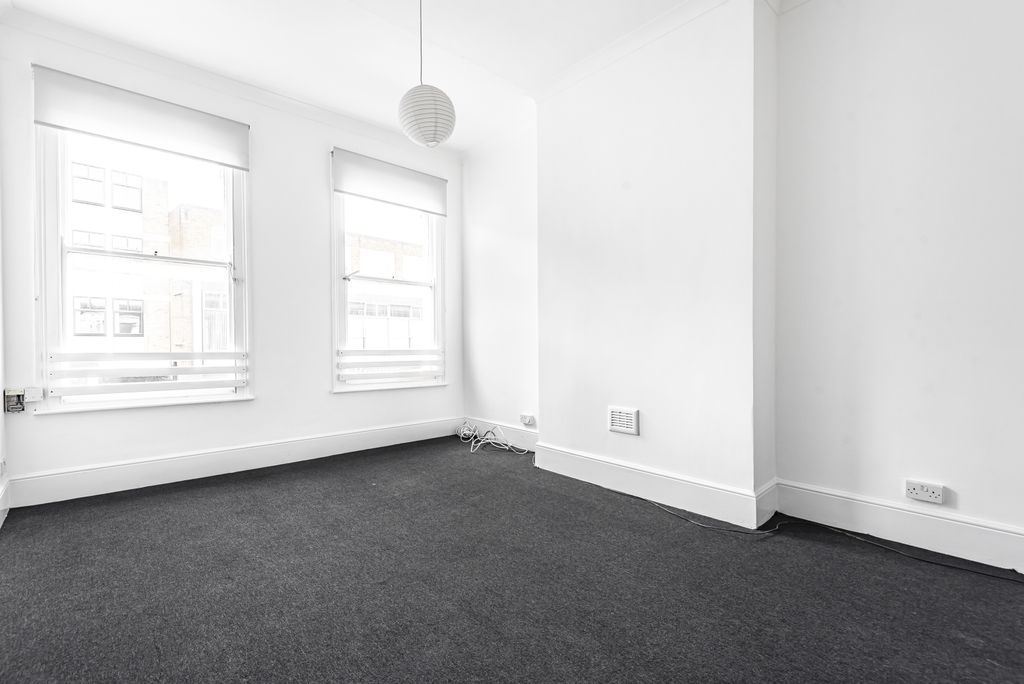 Property photo 3 of 9 Reception