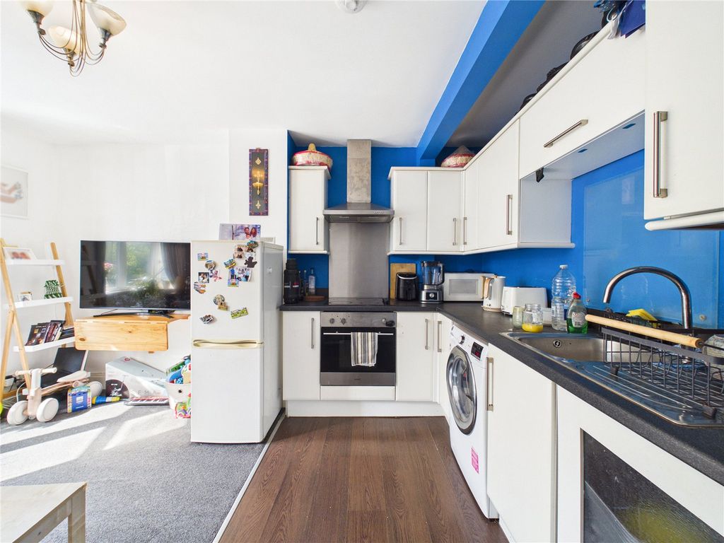 Property photo 3 of 15 Picture No. 01