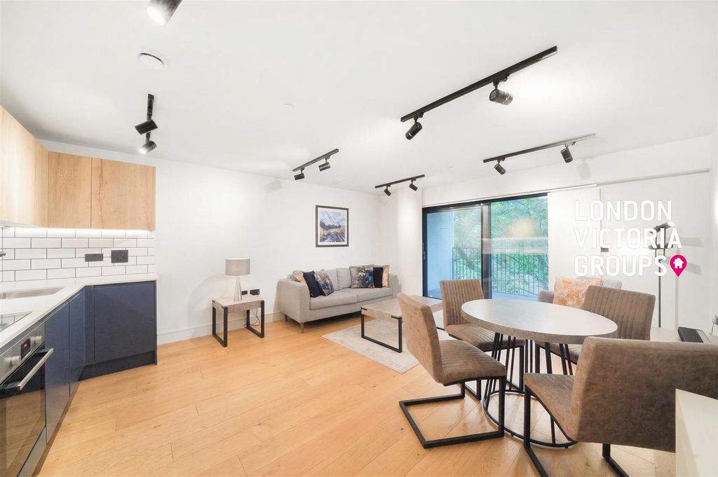 Property photo 2 of 16 1-8071.Jpg