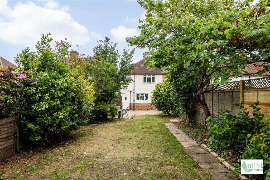 Property photo 3 of 11 Shakespeare Road - Watermark-10.Jpg