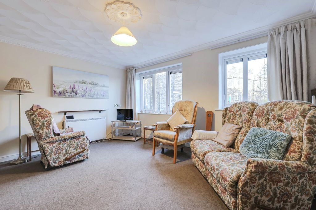 Property photo 2 of 8 Picture No. 01