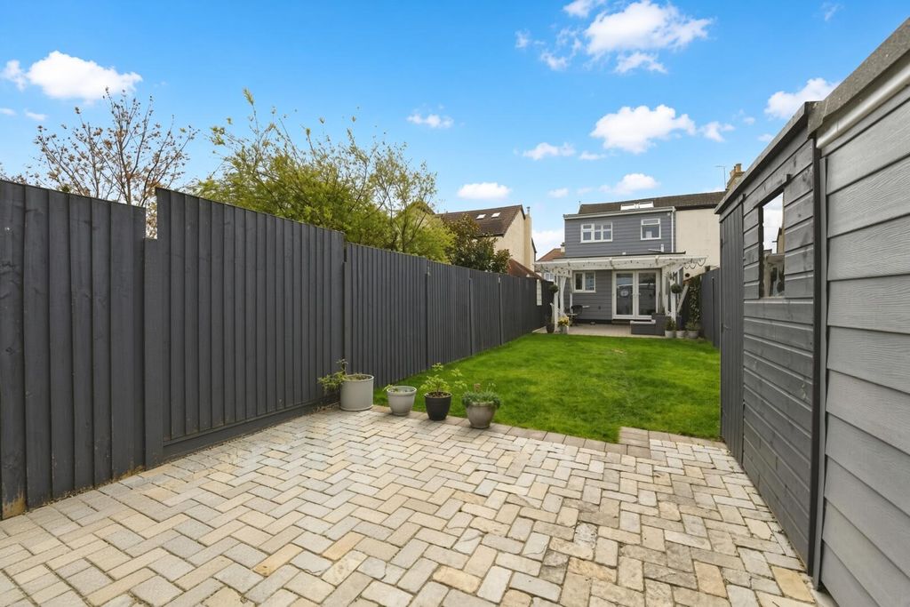 Property photo 1 of 17 Rear Garden