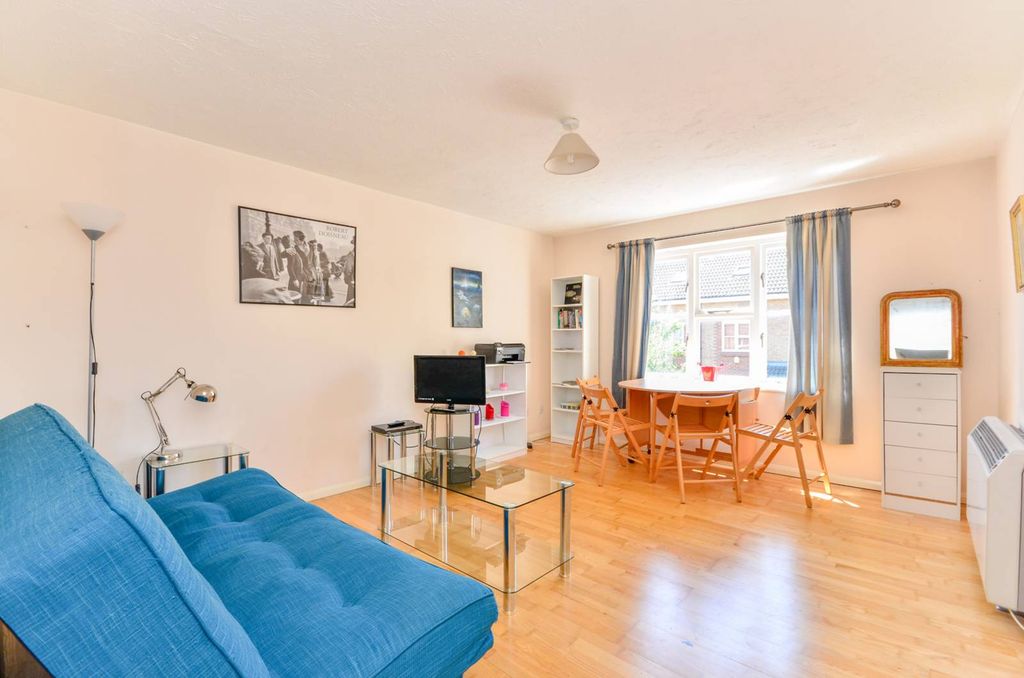 Property photo 1 of 8