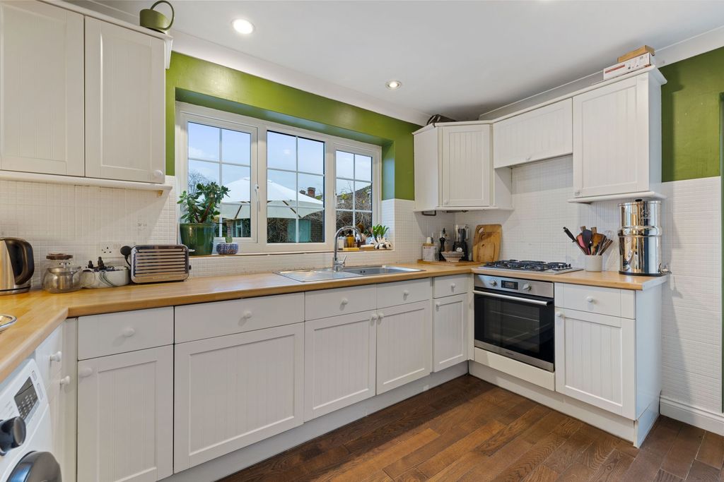 Property photo 3 of 16