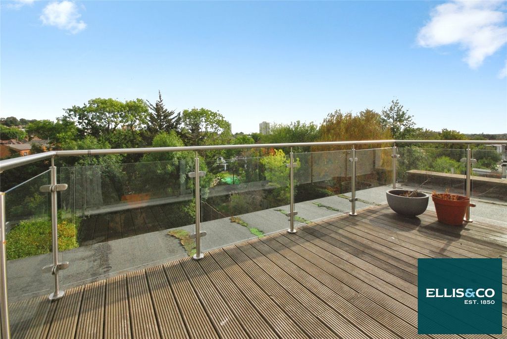 Property photo 1 of 15 Picture No. 32