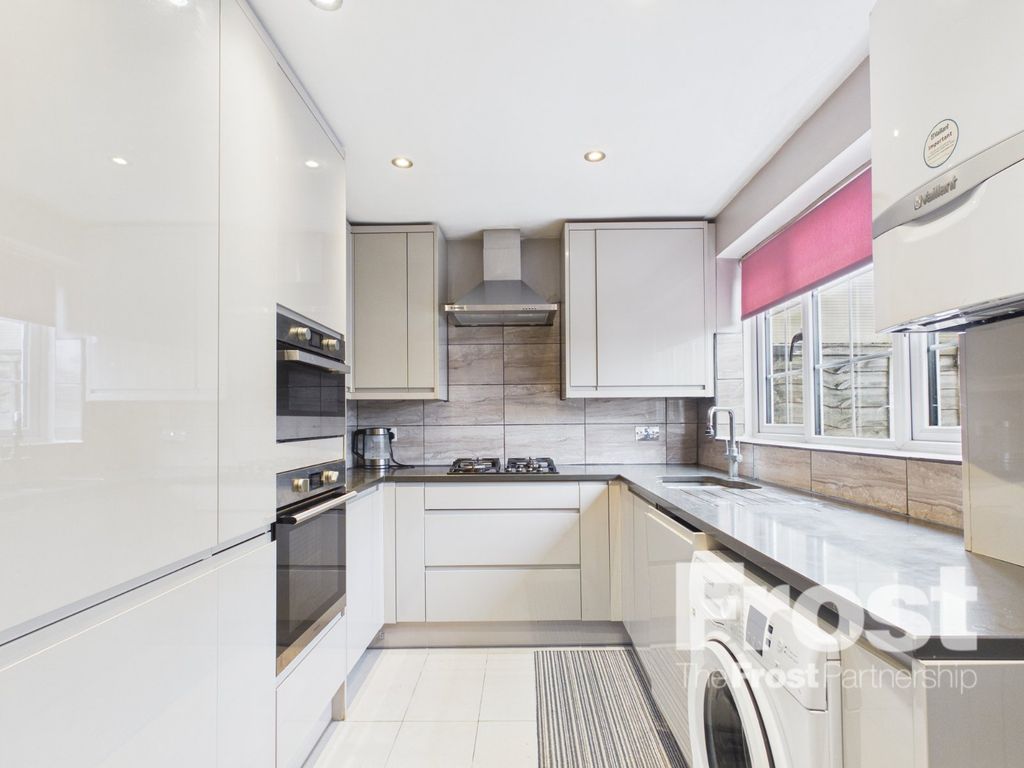 Property photo 1 of 7 Kitchen