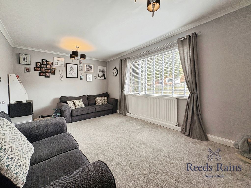 Property photo 3 of 19 Pbox-Img.Jpg