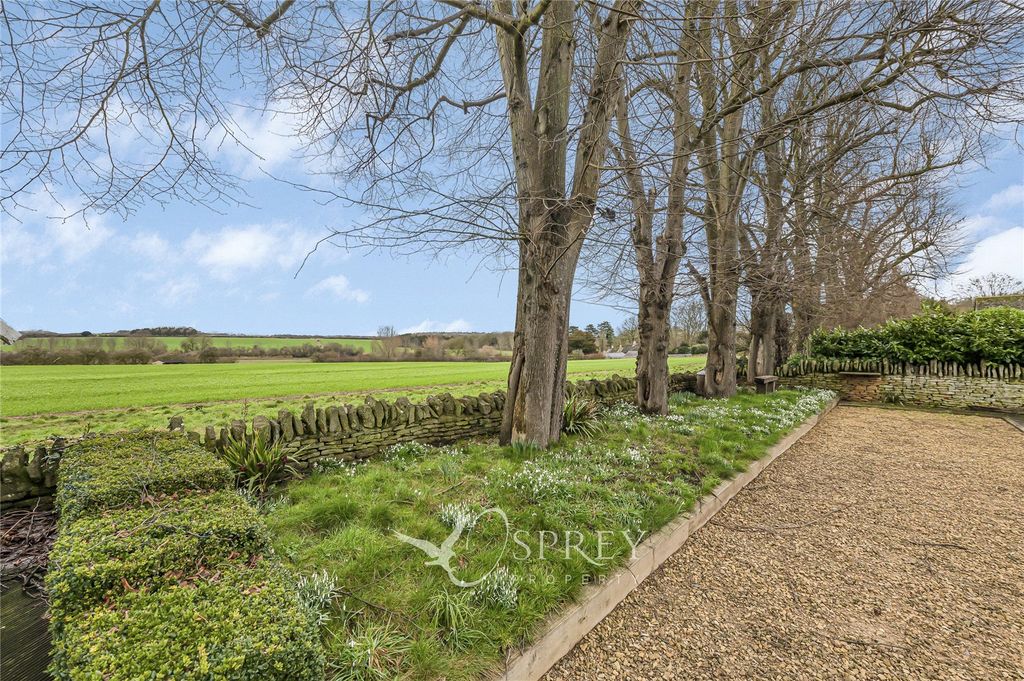 Property photo 2 of 21 Views