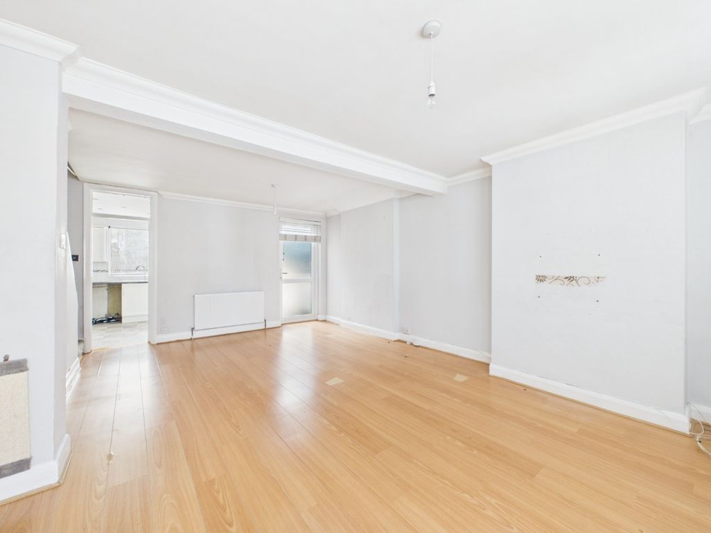 Property photo 3 of 16 5369203