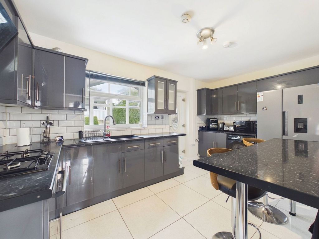 Property photo 2 of 12 Breakfast Kitchen
