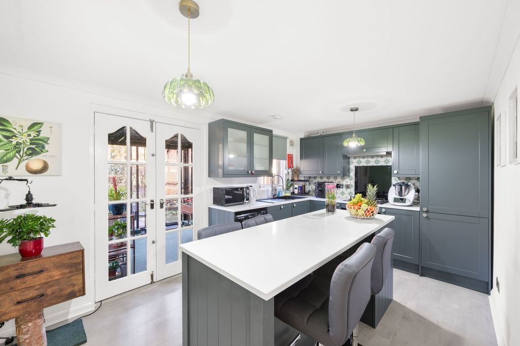 Property photo 3 of 24