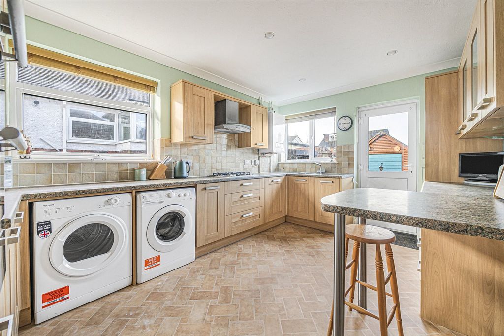 Property photo 3 of 19 Picture No. 06