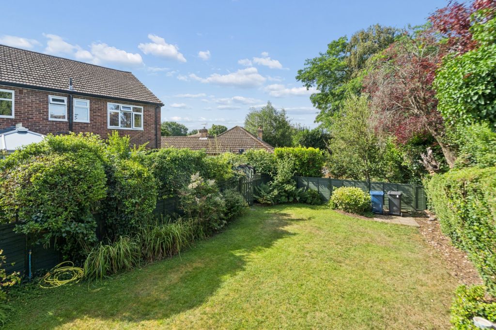 Property photo 2 of 18 Garden