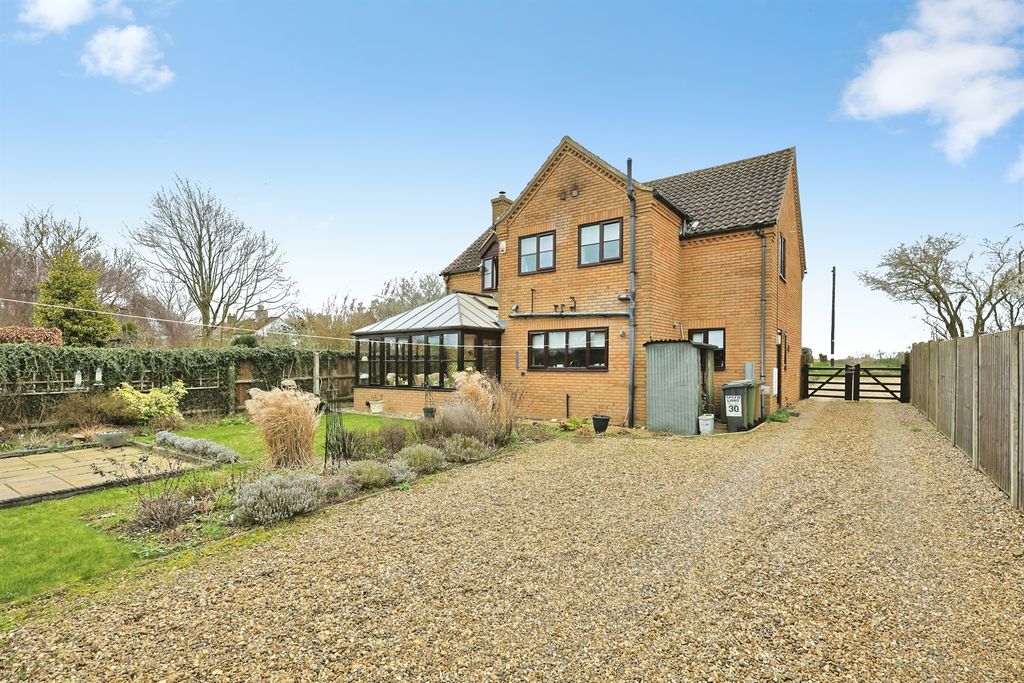 Property photo 3 of 26