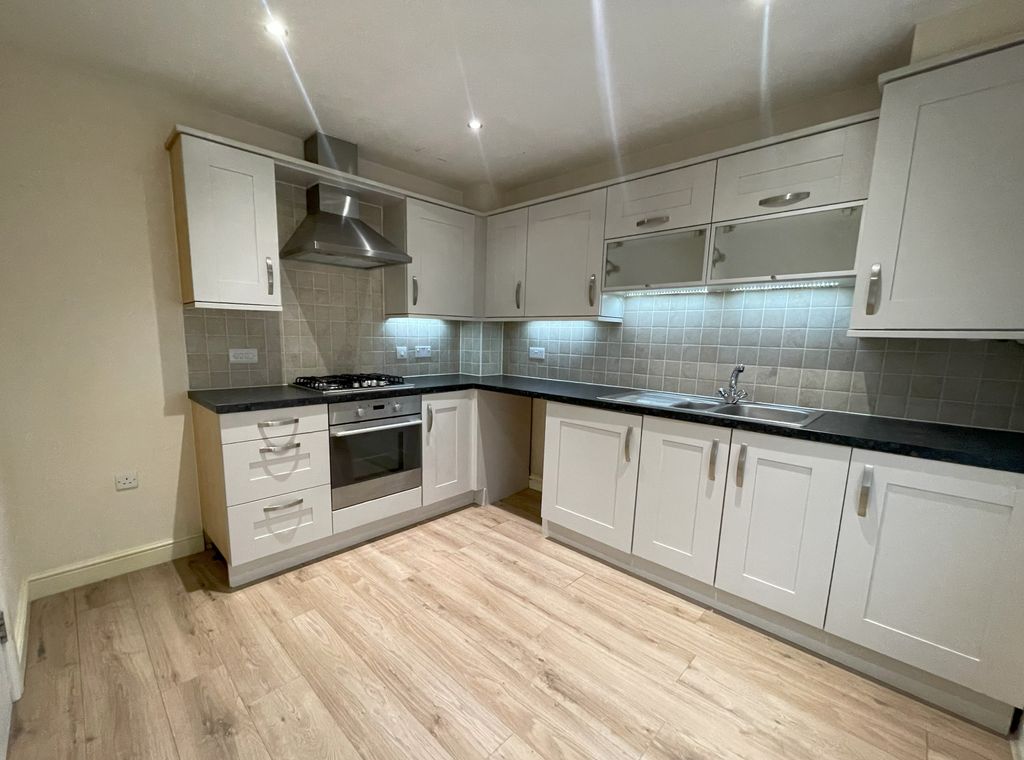 Property photo 2 of 11 2
