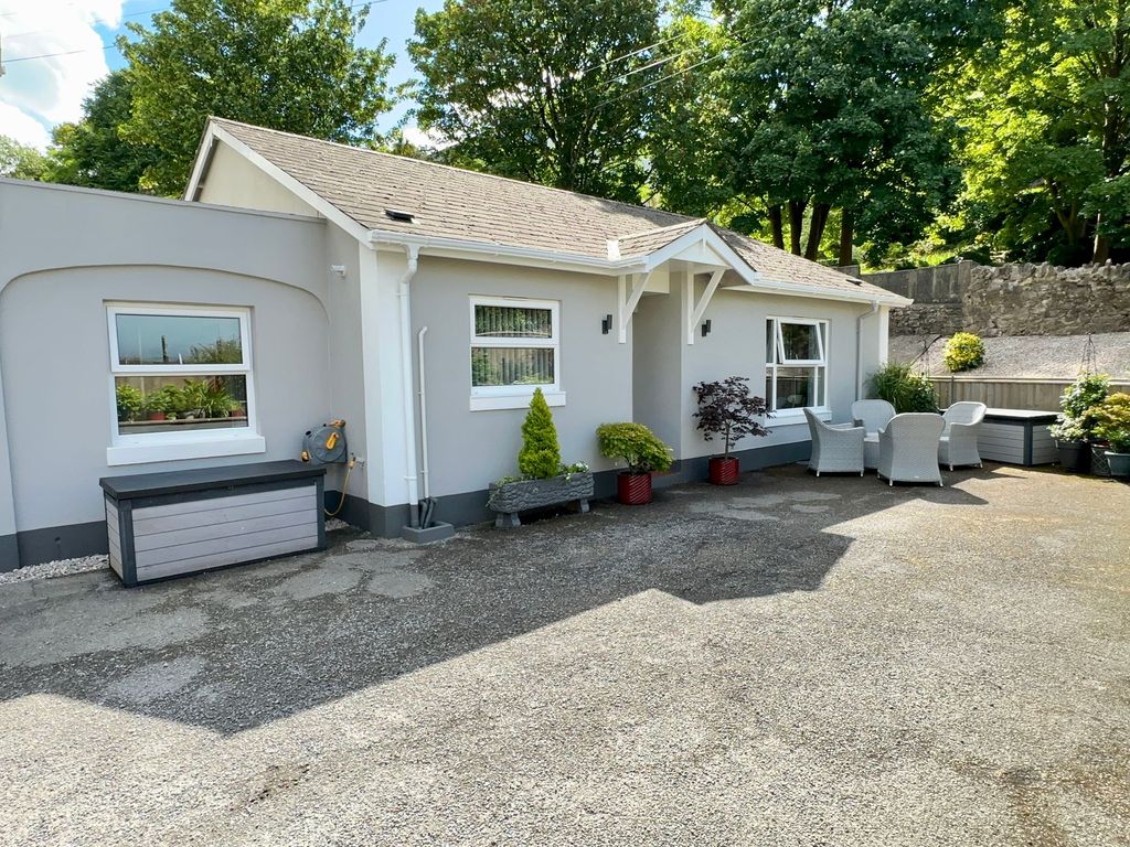 Property photo 2 of 57