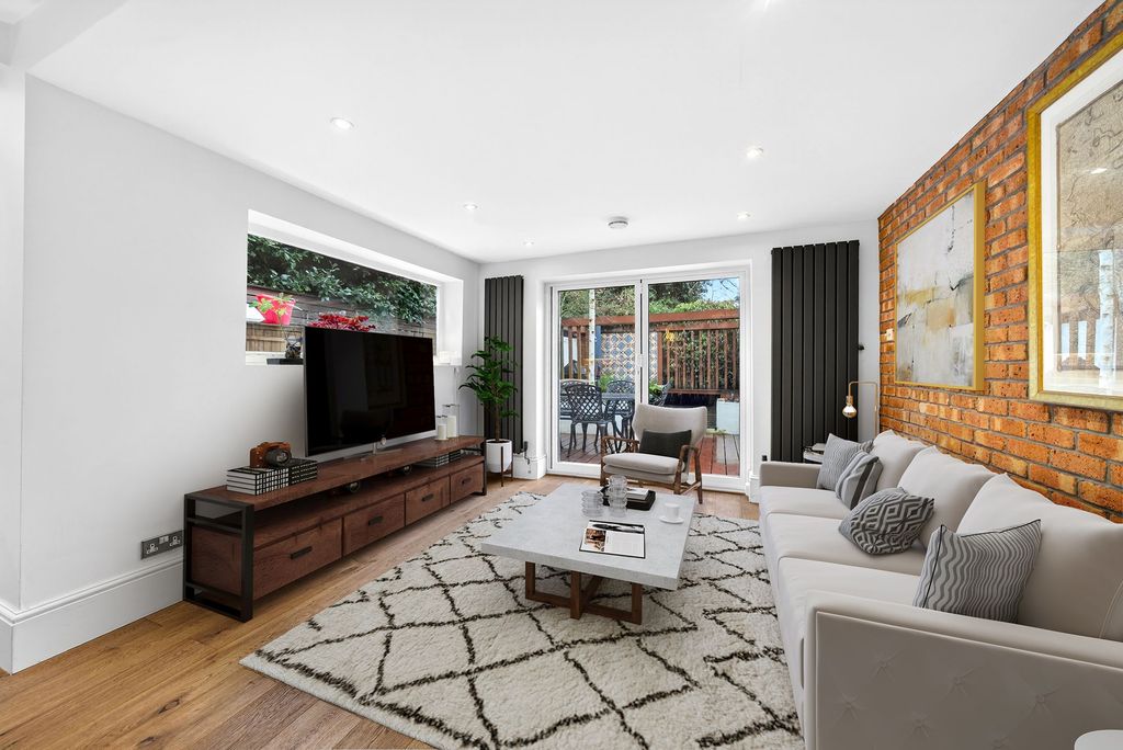 Property photo 2 of 13