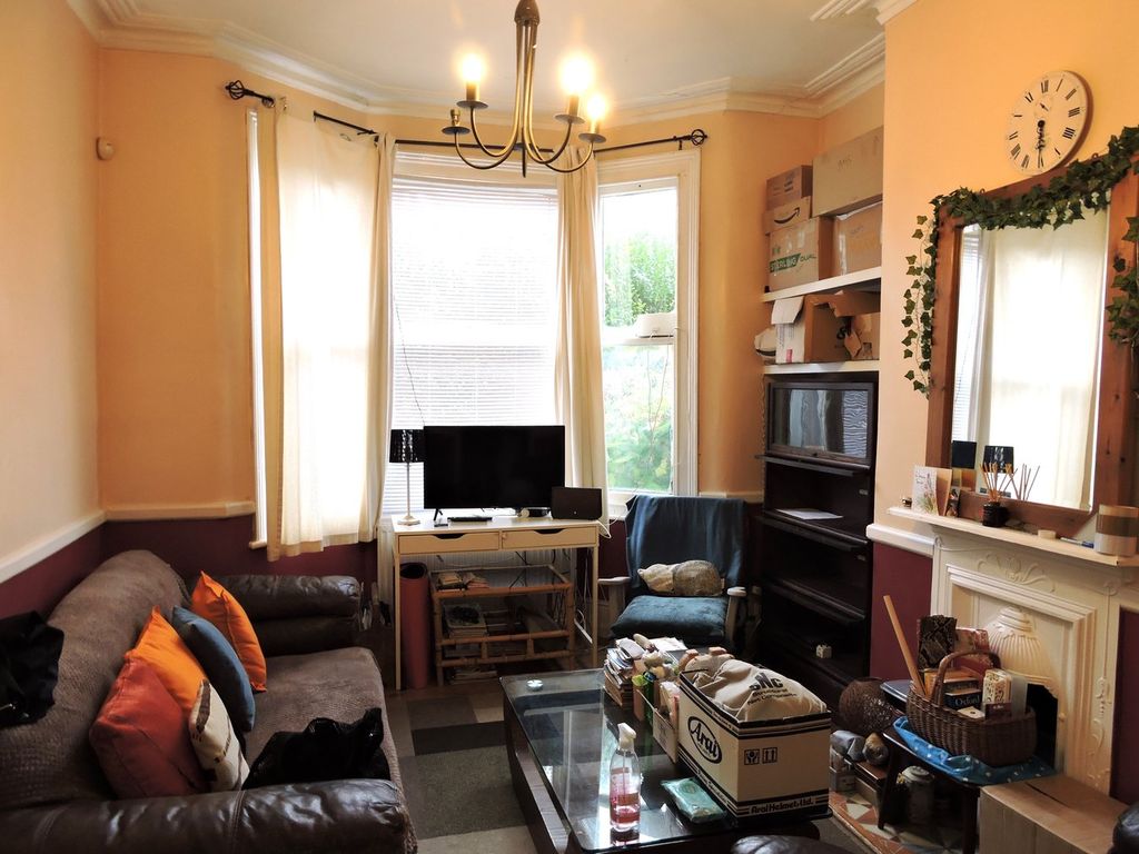 Property photo 2 of 12