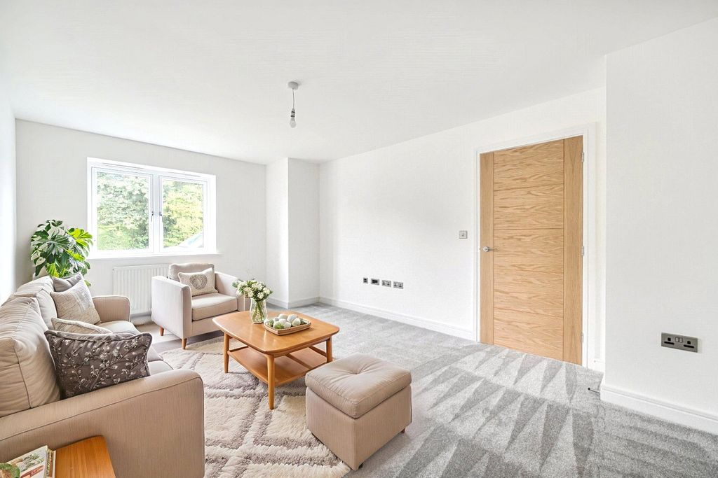 Property photo 3 of 21 Staged Photo