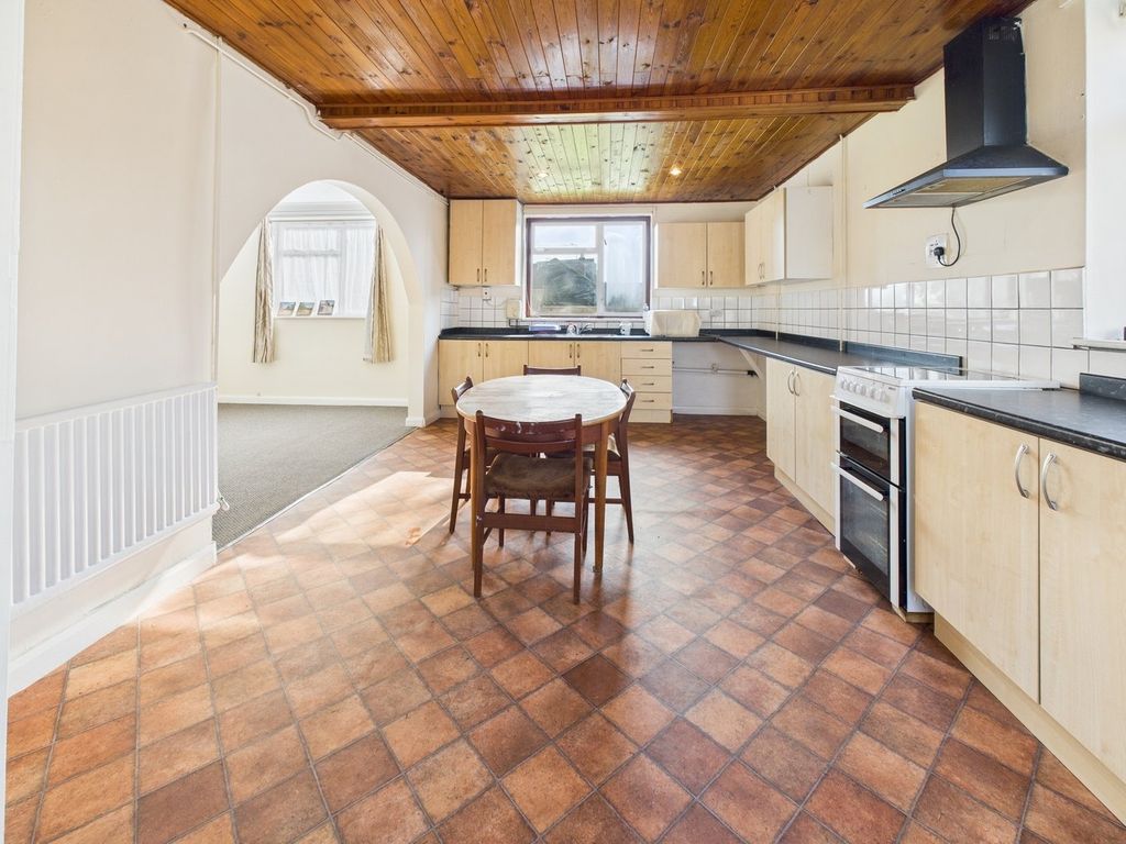 Property photo 3 of 27