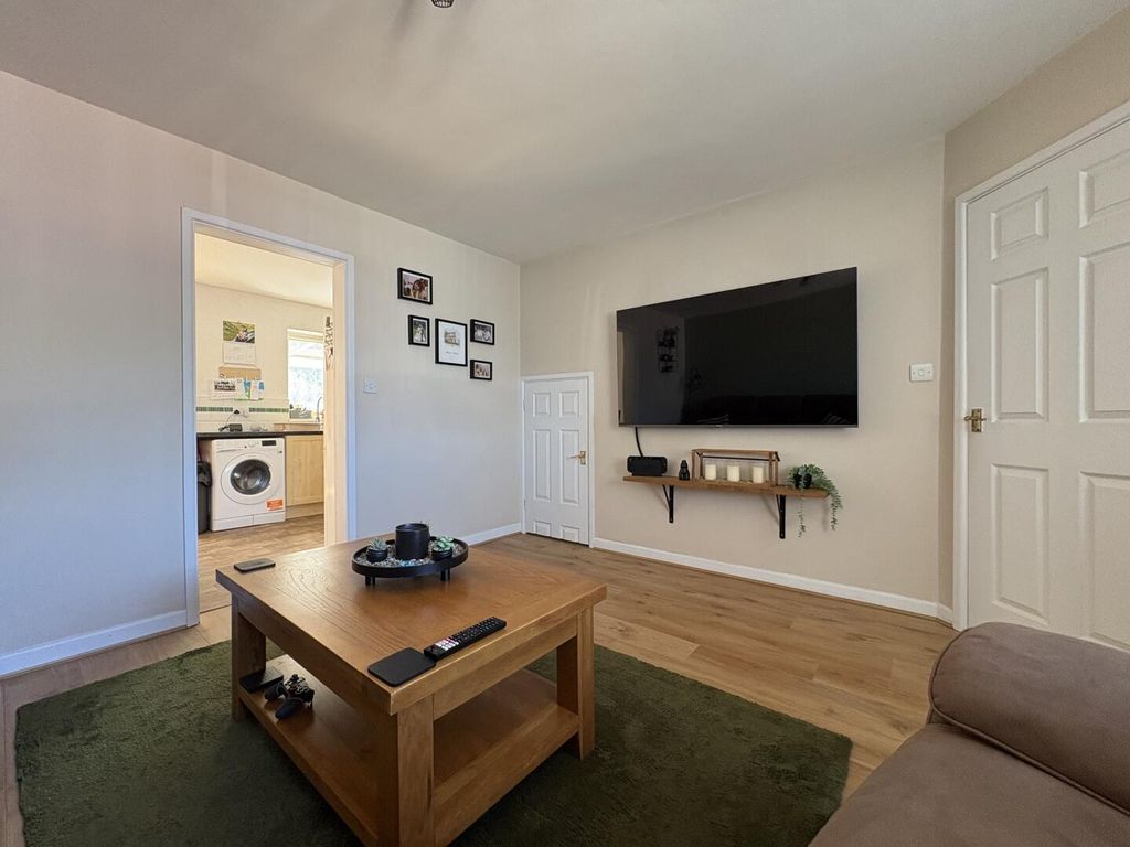 Property photo 3 of 17 Living Room