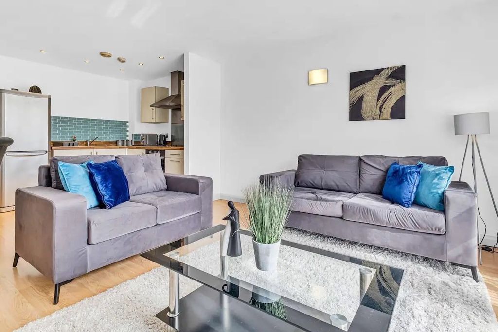 Property photo 2 of 5