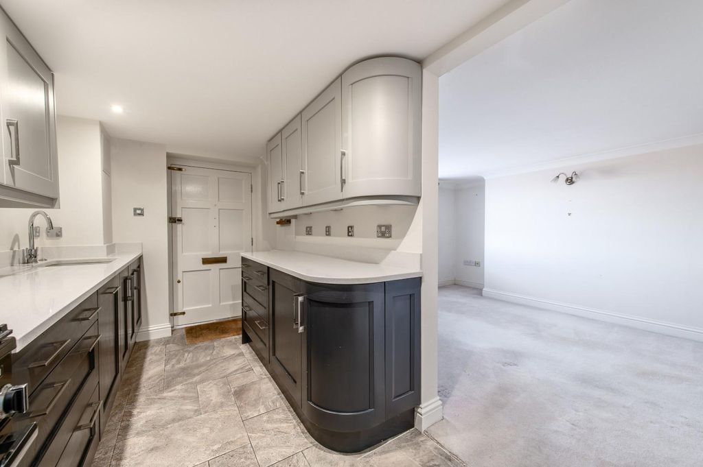 Property photo 2 of 11 Titchen And Lounge