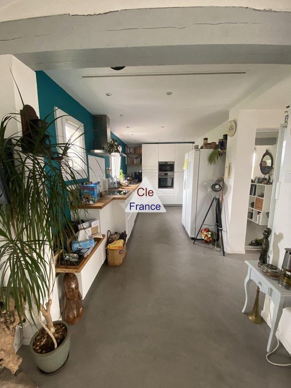 Property photo 3 of 13