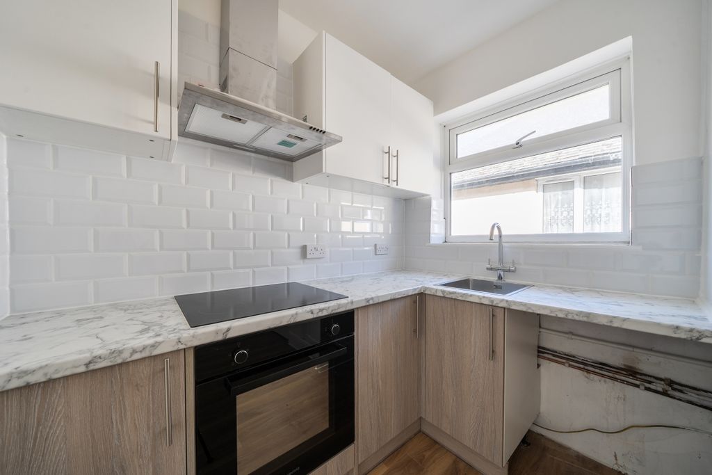 Property photo 2 of 15 1465200-6-6A10177...